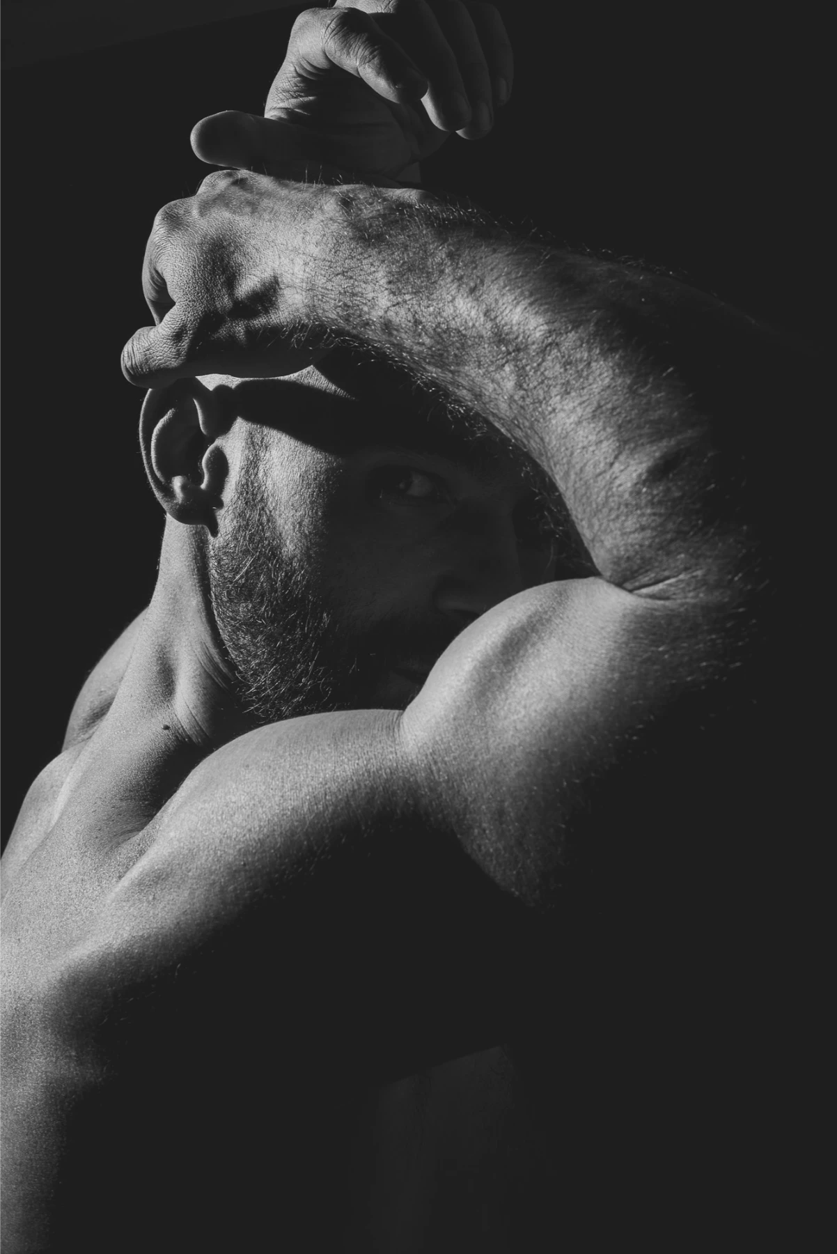 Fotograf Ełk, fotografia sylwetkowa, sensualne męskie, Jakub Ćwiklewski